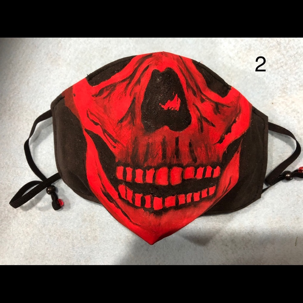 Handmade adjustable mask